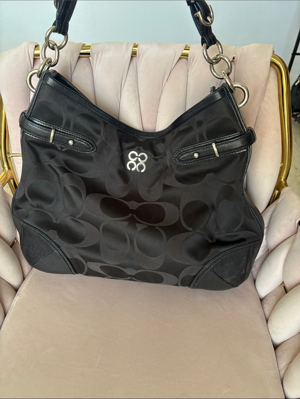 ⭐️FREE SHIPPING⭐️ COACH BLACK SIGNATURE SHOULDER BAG